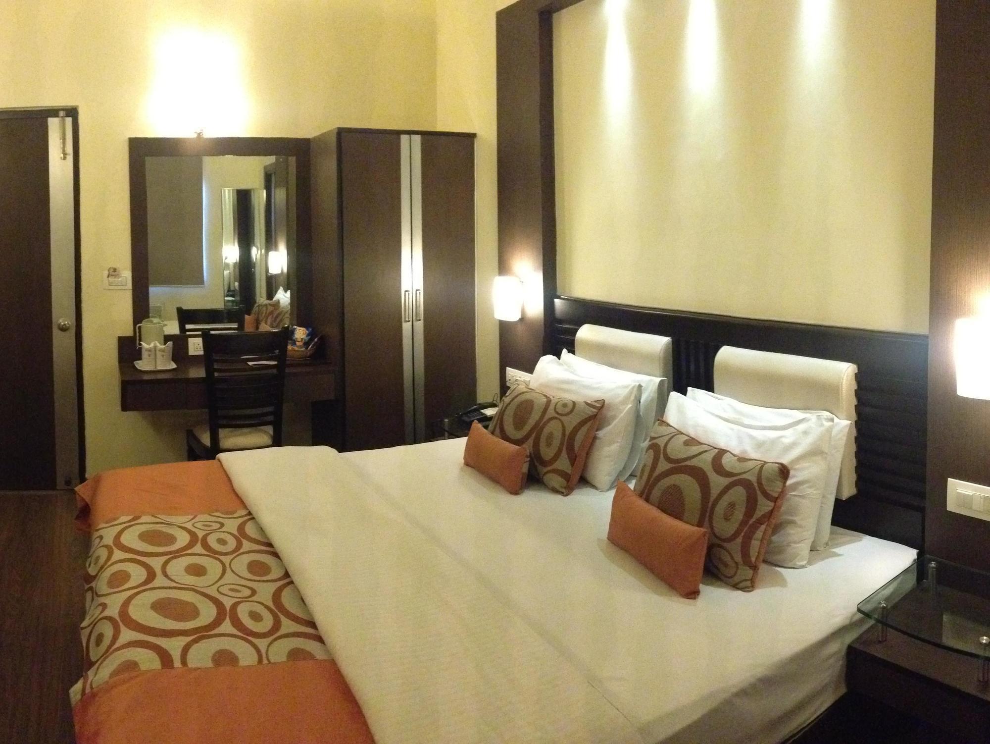 Hotel Shiva Residency Dehradun Buitenkant foto