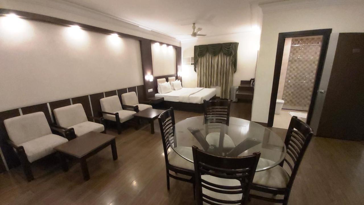 Hotel Shiva Residency Dehradun Buitenkant foto